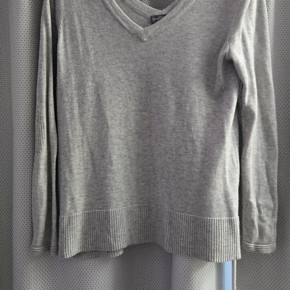 Market & Spruce Light Gray Knit Sweater